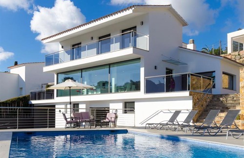 Condado del Jaruco Villa | Sunset Lux House - Ideal familias en Zona Residencial & Aircon