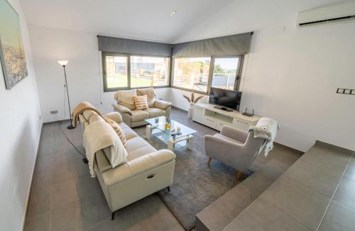 Condado del Jaruco Villa | Sunset Lux House - Ideal familias en Zona Residencial & Aircon