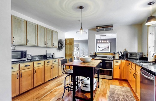 Sunday River Area House | Sunset Mountain View, Hot Tub, Sauna, Billiards, Sunday River, Grafton Notch