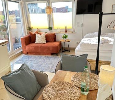 Altstadt Apartment | Sunset Oasis, Dachterrasse mit Ausblick, Tiefgarage, Nähe Bahnhof, WLAN