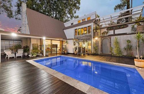 Noosa Heads House | Sunset on Noosa Chalet