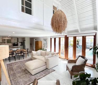 Noosa Heads House | Sunset on Noosa Chalet