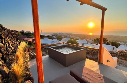 Finikia Apartment | Sunset Paradise Oia