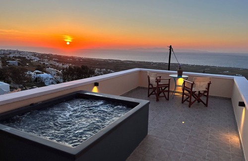 Finikia Apartment | Sunset Paradise Oia