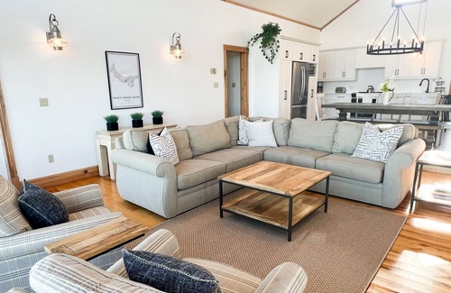 Sea View House | Sunset Point - Oceanfront, walk to Cousin's shore beach, great multi-family