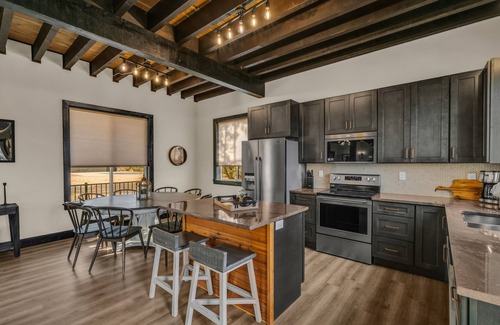 Orderville Cabin | Sunset Pointe| Modern Comfort| Epic Views| Zion