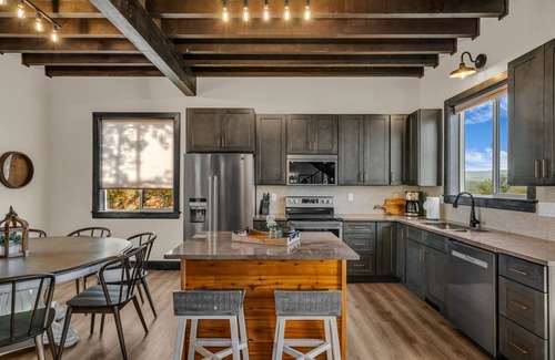 Orderville Cabin | Sunset Pointe| Modern Comfort| Epic Views| Zion