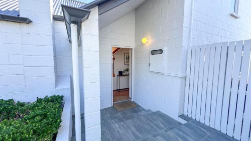 Havelock North House | Sunset Sanctuary - Havelock North Holiday Home