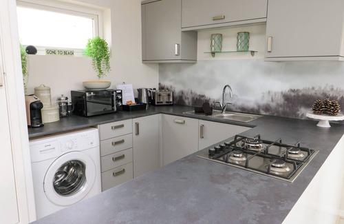 Deganwy Cottage | SUNSET SANDS, pet friendly, country holiday cottage in Deganwy