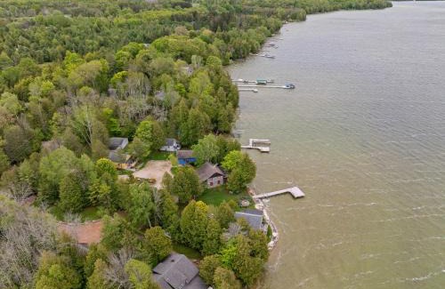 Baileys Harbor House | Sunset Shores - Kangaroo Kabin #6 by Simple Life Rentals