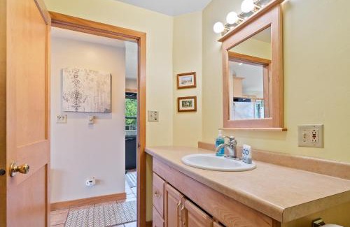 Baileys Harbor House | Sunset Shores - Lakeside Cabin #1 by Simple Life Rentals