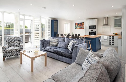 Old Bewick House | Sunset View, Hot Tub Haven for max 8 people