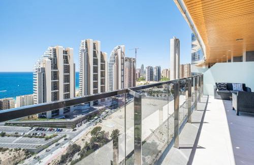 Benidorm Apartment | Sunset Waves 18-35 Poniente Beach Resort