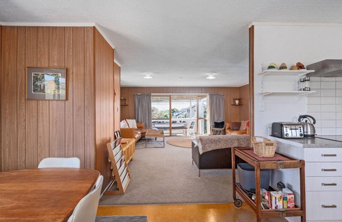 Whangapoua House | Sunsets and Surf - Whangapoua Holiday Home