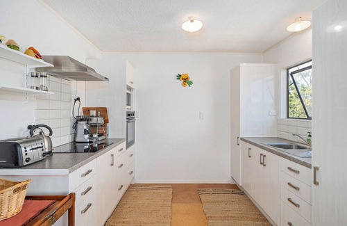 Whangapoua House | Sunsets and Surf - Whangapoua Holiday Home
