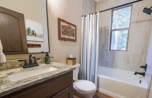 Embarrass House | SUNSETS OVER GIANTS RIDGE - LUXURY HOME 5 MINS FROM SKI & GOLF!