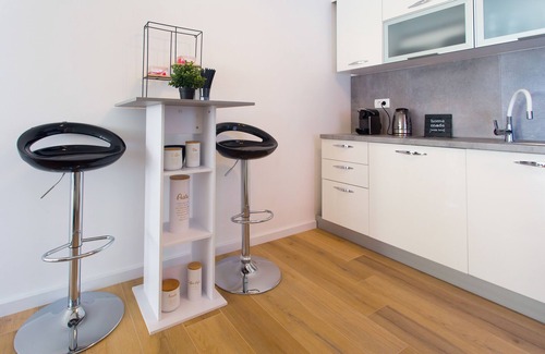 Okrug Gornji Apartment | Sunshine Deluxe 80m2 Apartment With Pool, 50 m2 Garden Lounge and Outdoor Space