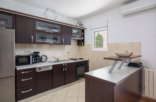 Kastel Novi House | Sunshine Holiday Home