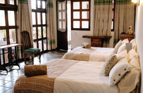 Barrio de Xochimilco Villa | Sunshine House - Made by artists