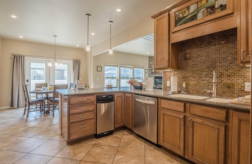 Fruita House | Sunshine IV: Beautiful Sunny Home