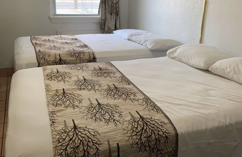 Wildwood Hotel | SunShine Motel