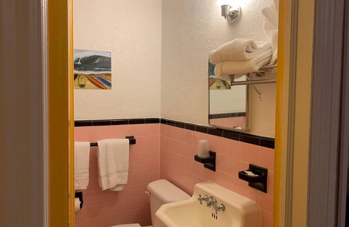 Wildwood Hotel | SunShine Motel