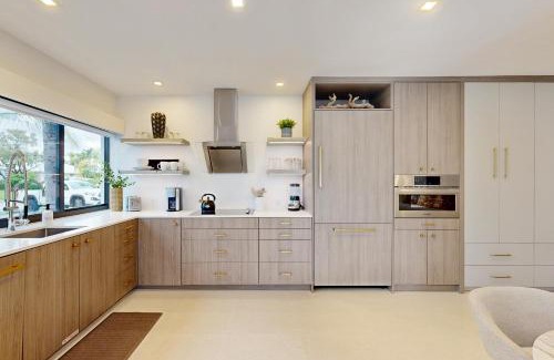 North Corals House | Sunshine Serenity