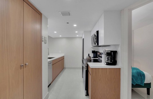 Edgewater Condo | Supa-Fly! 2 bedroom, Fully Renovated, Direct Water Views!