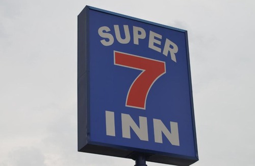 Memphis Hotel | Super 7 Inn