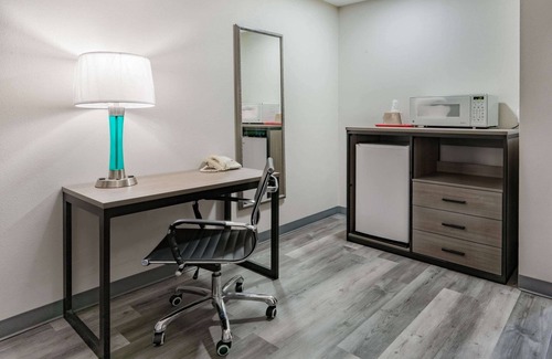 Amarillo Hotel | Super 8 by Wyndham Amarillo West