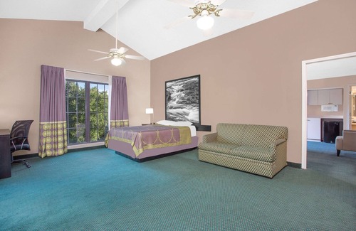 Austell Hotel | Super 8 by Wyndham Austell/Six Flags
