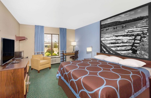 Bentonville Hotel | Super 8 by Wyndham Bentonville