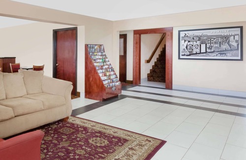 Bowling Green Hotel | Super 8 by Wyndham Bowling Green South