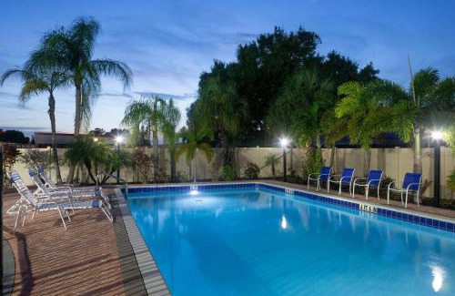 Trailer Estates Hotel | Super 8 by Wyndham Bradenton Sarasota Area