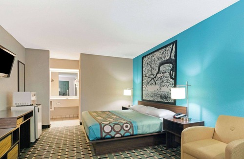 Brunswick Hotel | Super 8 by Wyndham Brunswick South/I-95