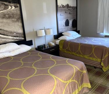 Campbellsville Hotel | Super 8 by Wyndham Campbellsville KY