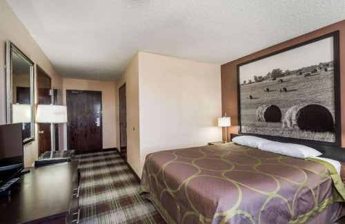 Campbellsville Hotel | Super 8 by Wyndham Campbellsville KY