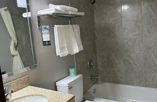 Campbellsville Hotel | Super 8 by Wyndham Campbellsville KY