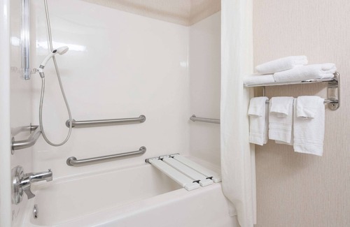 Fargo Hotel | Super 8 by Wyndham Fargo Airport