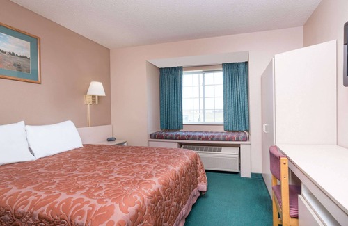 Fargo Hotel | Super 8 by Wyndham Fargo Airport