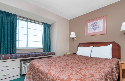 Fargo Hotel | Super 8 by Wyndham Fargo Airport