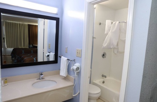 Florence Hotel | Super 8 by Wyndham Florence SC I-95 North/Hwy 76