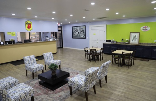 Florence Hotel | Super 8 by Wyndham Florence SC I-95 North/Hwy 76