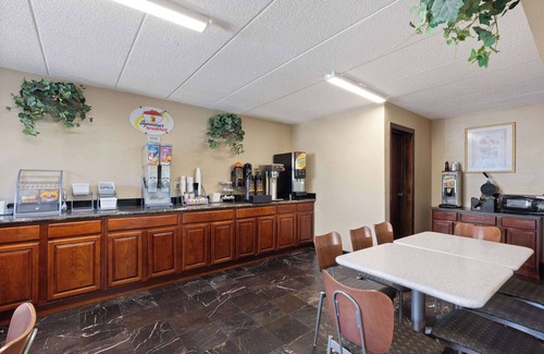 Fort Mitchell Hotel | Super 8 by Wyndham Fort Mitchell Cincinnati Area
