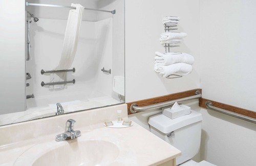 Fond du Lac Hotel | Super 8 by Wyndham Fond Du Lac