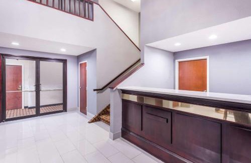 Greer Hotel | Super 8 by Wyndham Greer/Spartanburg Area