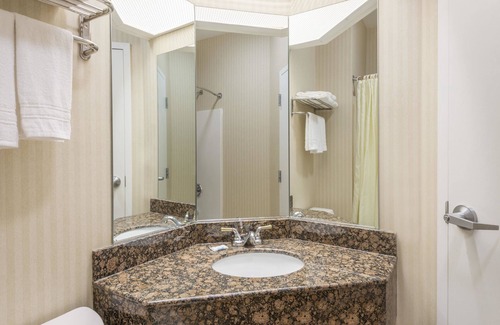 Harrisburg Hotel | Super 8 by Wyndham Harrisburg Hershey North
