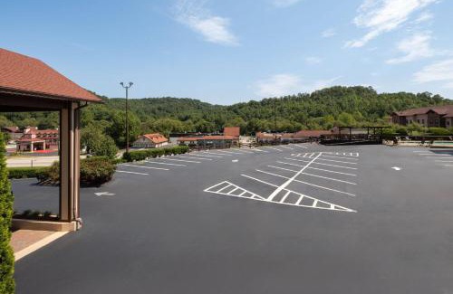 Helen Hotel | Super 8 by Wyndham Helen