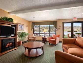 Houghton Hotel | Super 8 by Wyndham Houghton