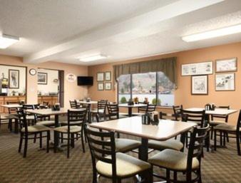 Houghton Hotel | Super 8 by Wyndham Houghton